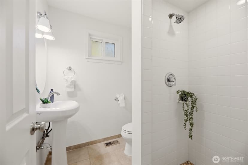 Property photo for 18815 176th Avenue NE, Woodinville photo 17