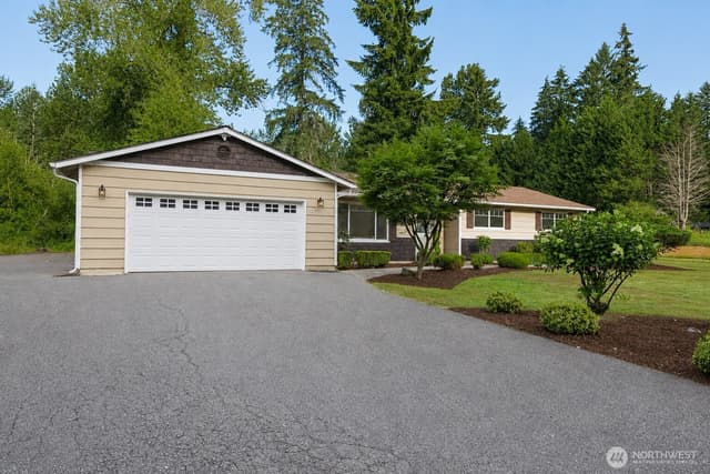 Property photo for 18815 176th Avenue NE, Woodinville photo 4