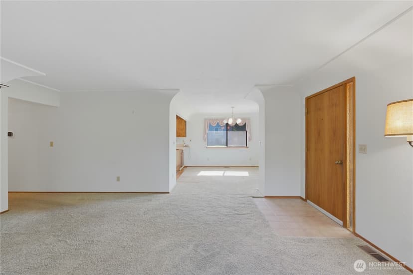 Property photo for 207 E 84th Street, Tacoma photo 7