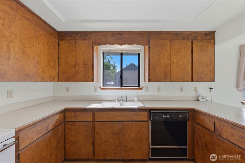 Property photo for 207 E 84th Street, Tacoma photo 12