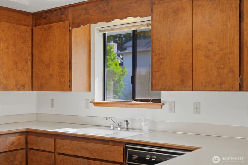 Property photo for 207 E 84th Street, Tacoma photo 13