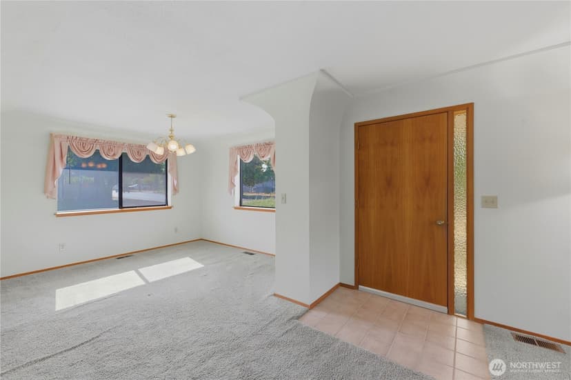 Property photo for 207 E 84th Street, Tacoma photo 6