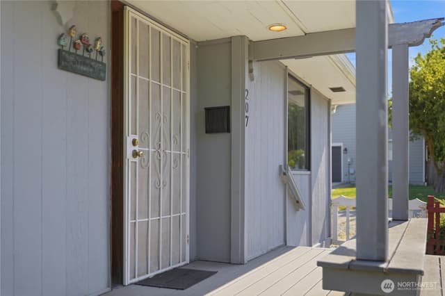 Property photo for 207 E 84th Street, Tacoma photo 3