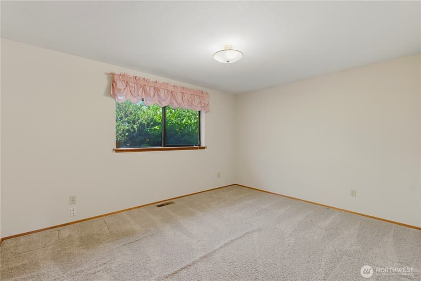 Property photo for 207 E 84th Street, Tacoma photo 21