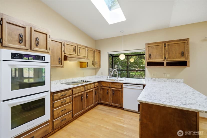 Property photo for 8530 Frederick Place, Edmonds photo 14