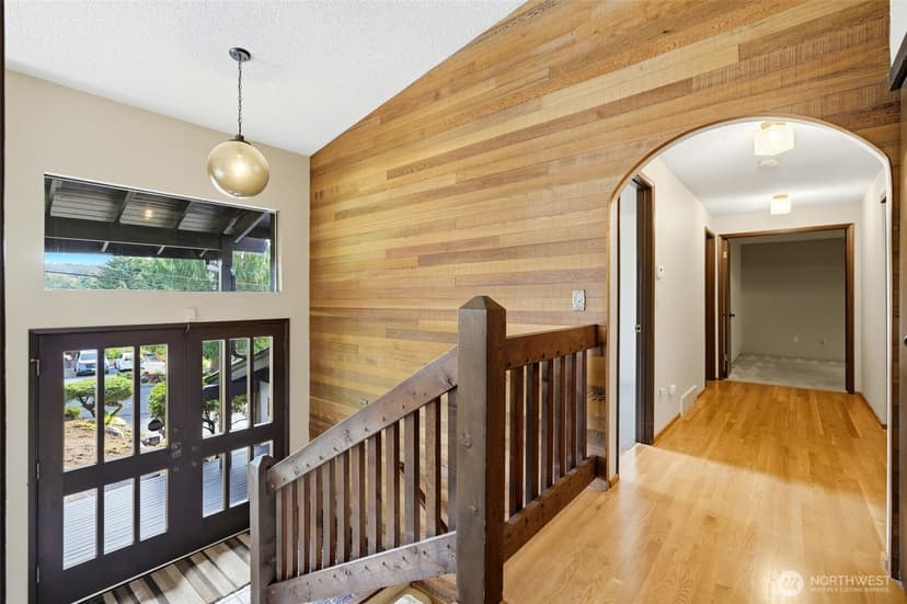 Property photo for 8530 Frederick Place, Edmonds photo 6