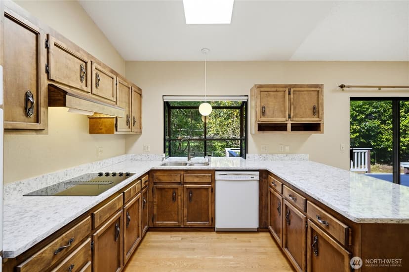 Property photo for 8530 Frederick Place, Edmonds photo 15