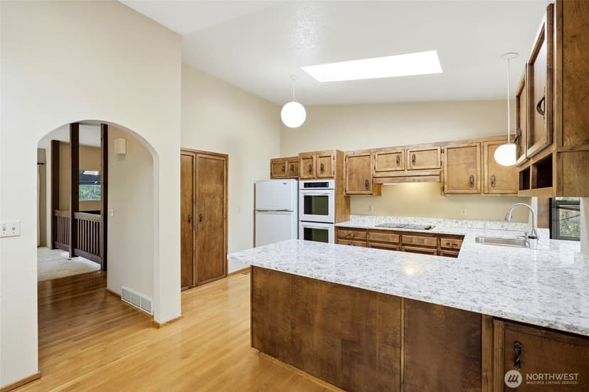 Property photo for 8530 Frederick Place, Edmonds photo 12