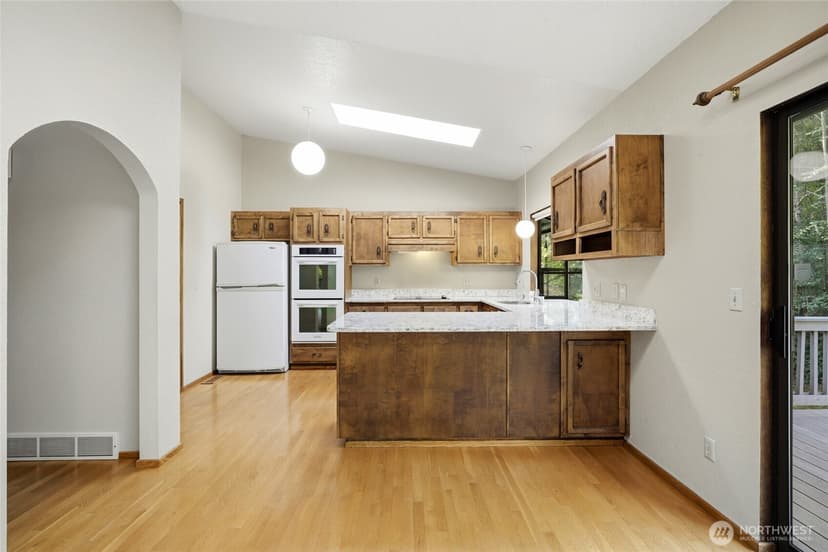 Property photo for 8530 Frederick Place, Edmonds photo 13
