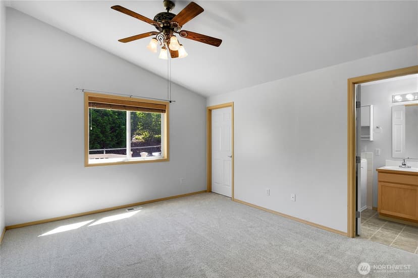 Property photo for 6005 74th Avenue NE, Marysville photo 18