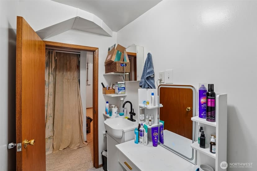 Property photo for 4151 23rd Avenue SW, Seattle photo 33