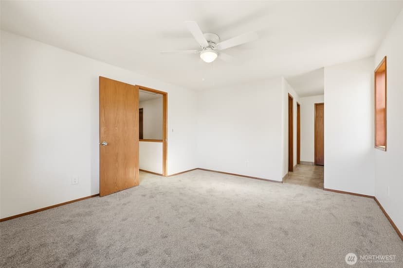 Property photo for 15931 22nd Avenue SW, Burien photo 18