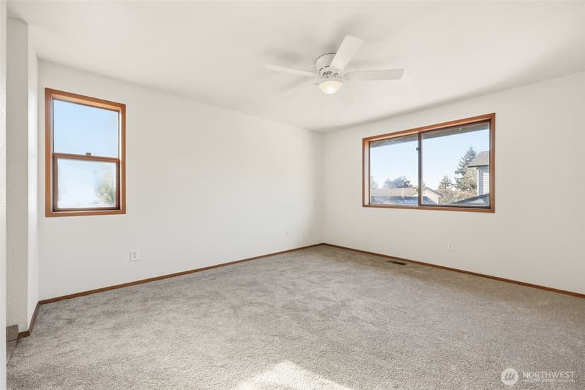 Property photo for 15931 22nd Avenue SW, Burien photo 17