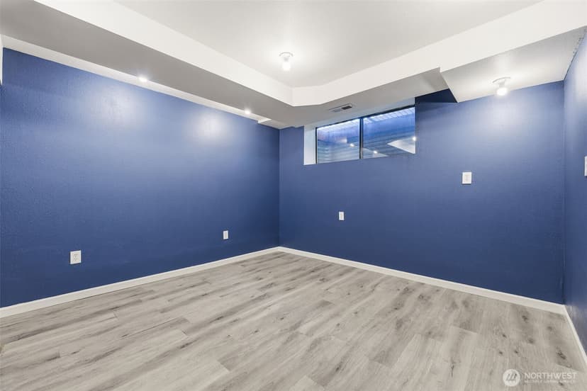 Property photo for 15931 22nd Avenue SW, Burien photo 30