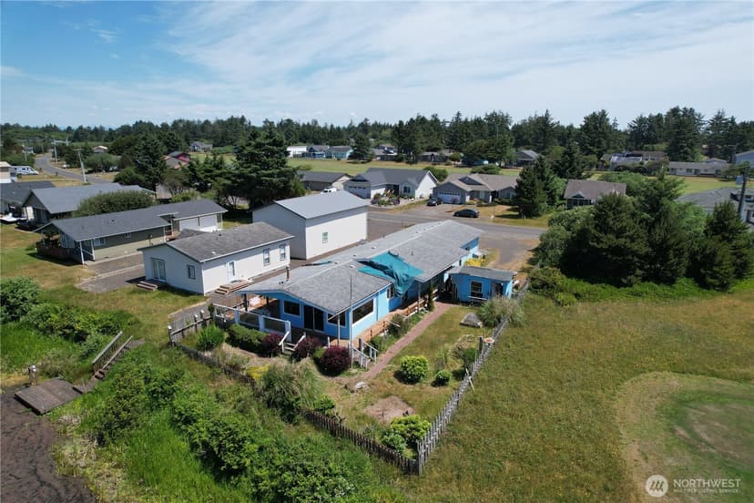 Property photo for 535 Canal Drive NE, Ocean Shores photo 2