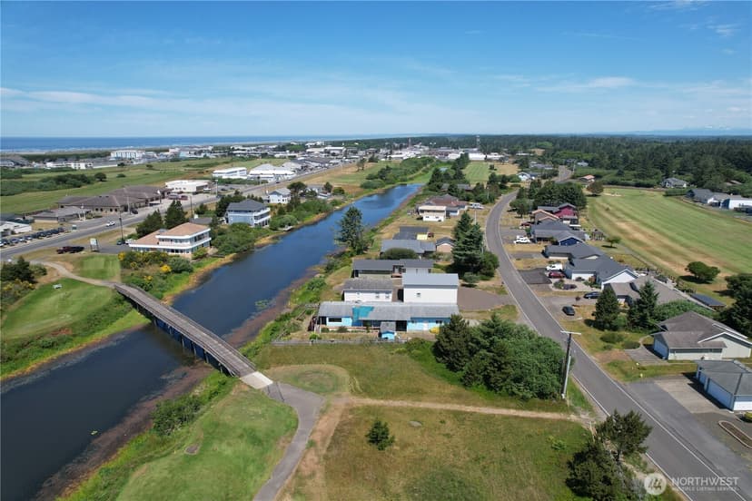 Property photo for 535 Canal Drive NE, Ocean Shores photo 18