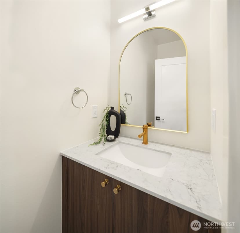 Property photo for 972 NW 54th Street, Seattle photo 12
