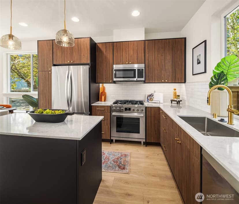 Property photo for 972 NW 54th Street, Seattle photo 10