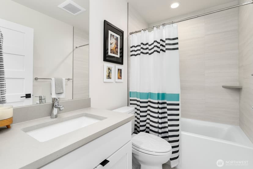 Property photo for 1338 California Ave SW, Seattle photo 17