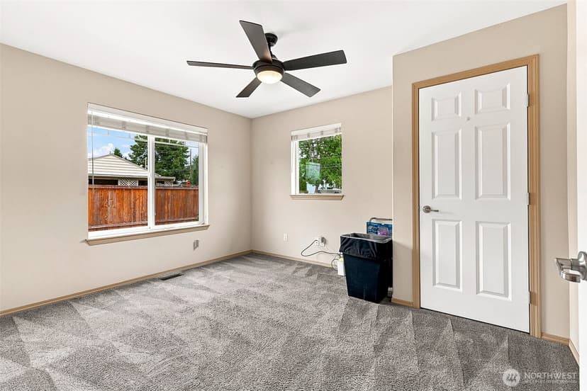 Property photo for 3204 20th Street SW, Puyallup photo 16