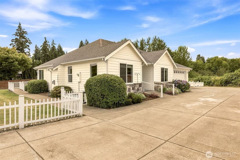 Property photo for 3204 20th Street SW, Puyallup