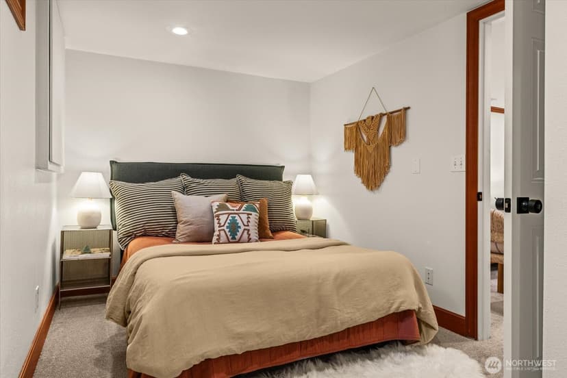 Property photo for 2459 24th Avenue E, Seattle photo 19