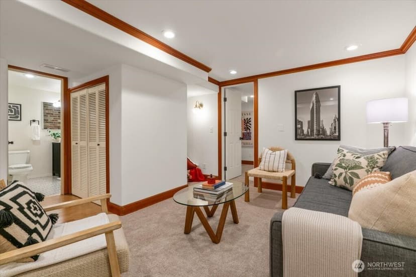 Property photo for 2459 24th Avenue E, Seattle photo 15