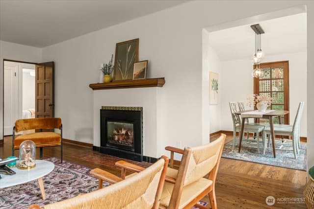 Property photo for 2459 24th Avenue E, Seattle photo 5