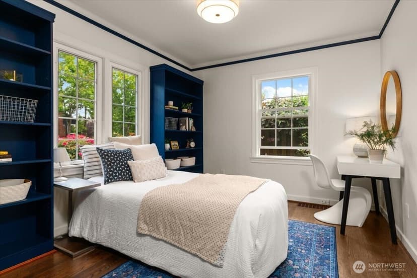 Property photo for 2459 24th Avenue E, Seattle photo 12