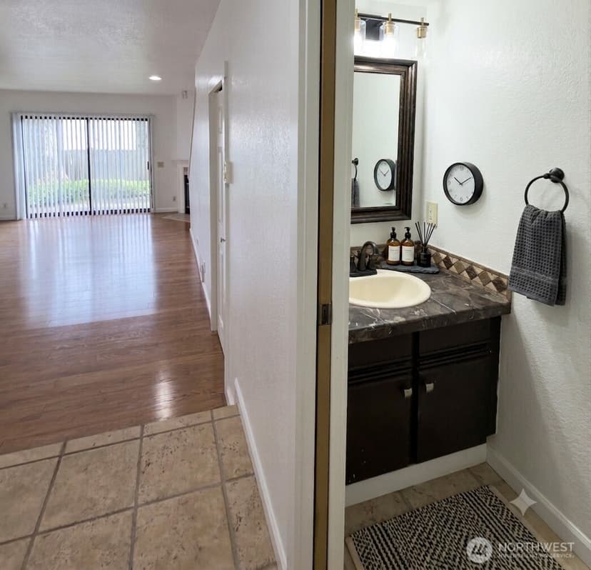 Property photo for 8013 NE 177th Court #403, Kenmore photo 4