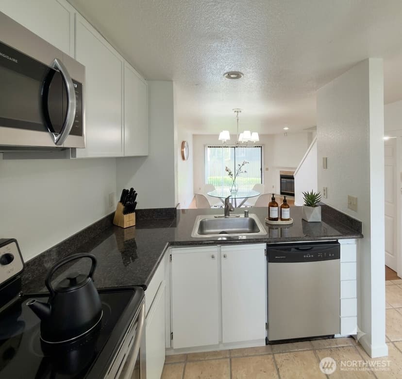 Property photo for 8013 NE 177th Court #403, Kenmore photo 3