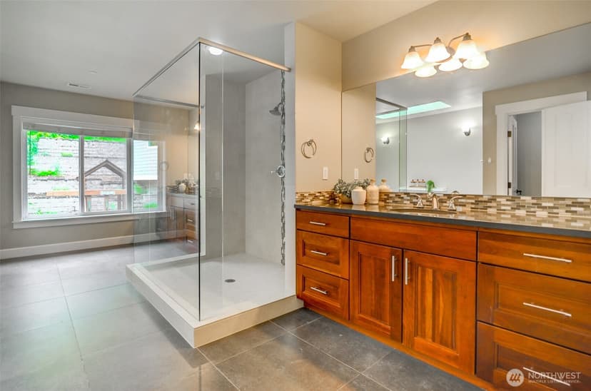 Property photo for 4307 166th Lane SE, Bellevue photo 17