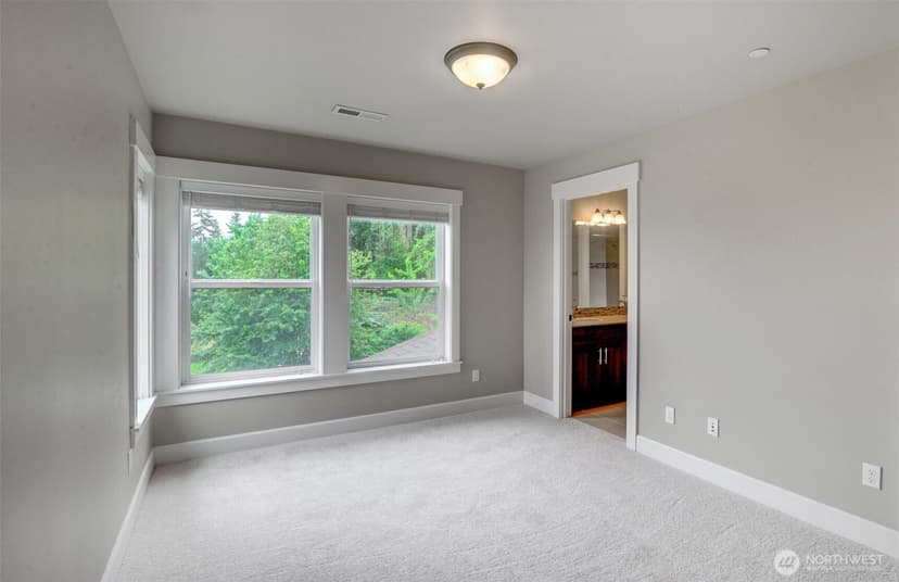 Property photo for 4307 166th Lane SE, Bellevue photo 28