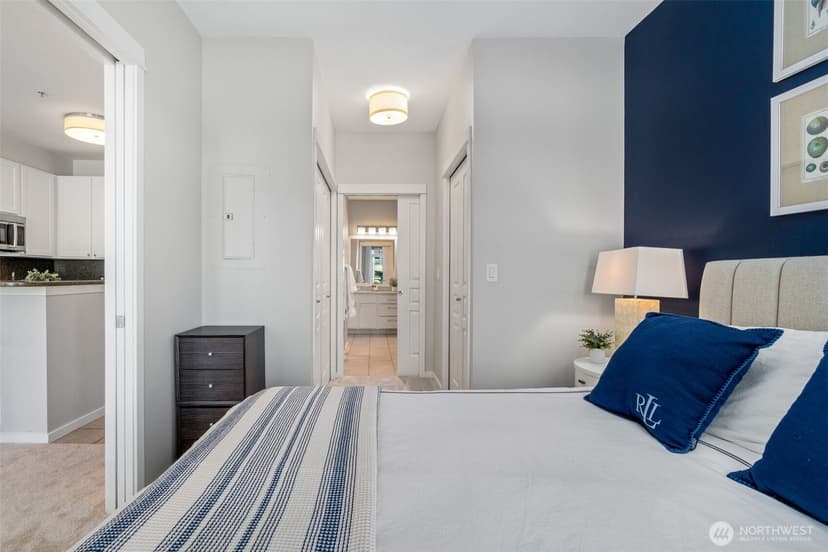 Property photo for 2000 Alaskan Way #543, Seattle photo 13