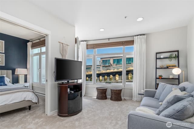 Property photo for 2000 Alaskan Way #543, Seattle photo 3
