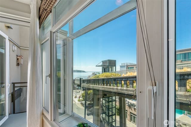 Property photo for 2000 Alaskan Way #543, Seattle photo 5