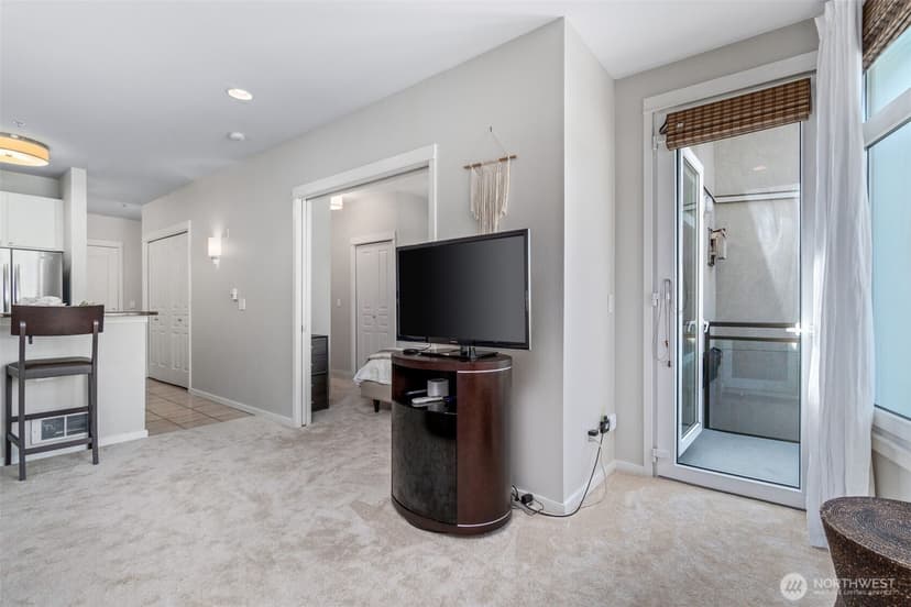 Property photo for 2000 Alaskan Way #543, Seattle photo 7