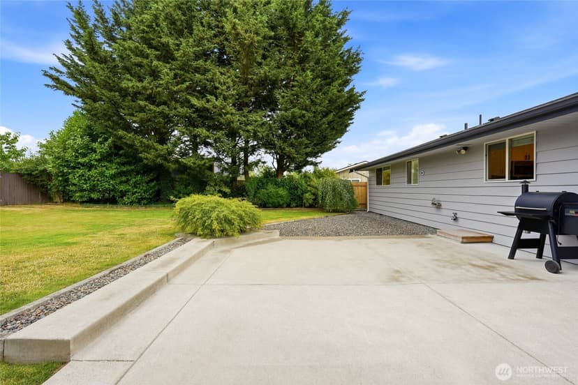Property photo for 2111 93rd Drive SE, Lake Stevens photo 24