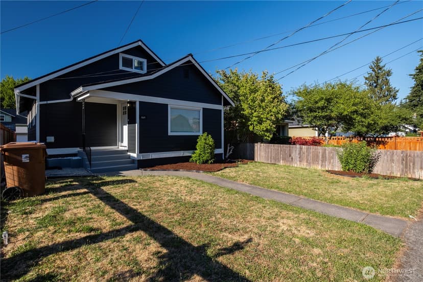 Property photo for 869 S 40th Street, Tacoma photo 2