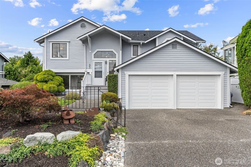 Property photo for 543 Hemlock Way, Edmonds