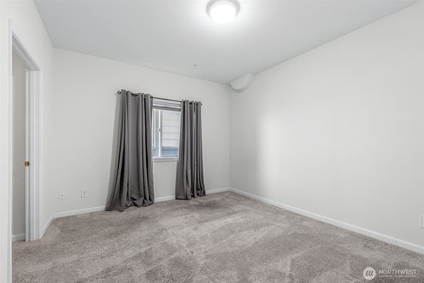 Property photo for 2420 Grand Avenue #101, Everett photo 16