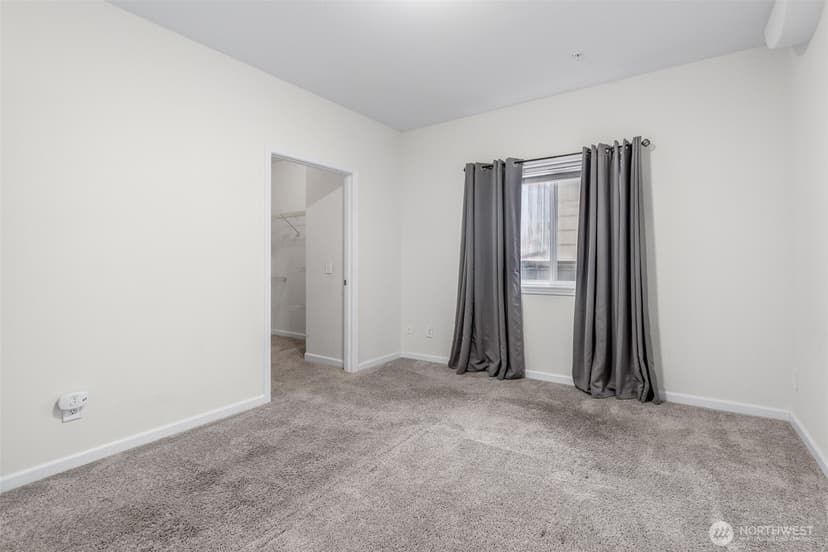 Property photo for 2420 Grand Avenue #101, Everett photo 17