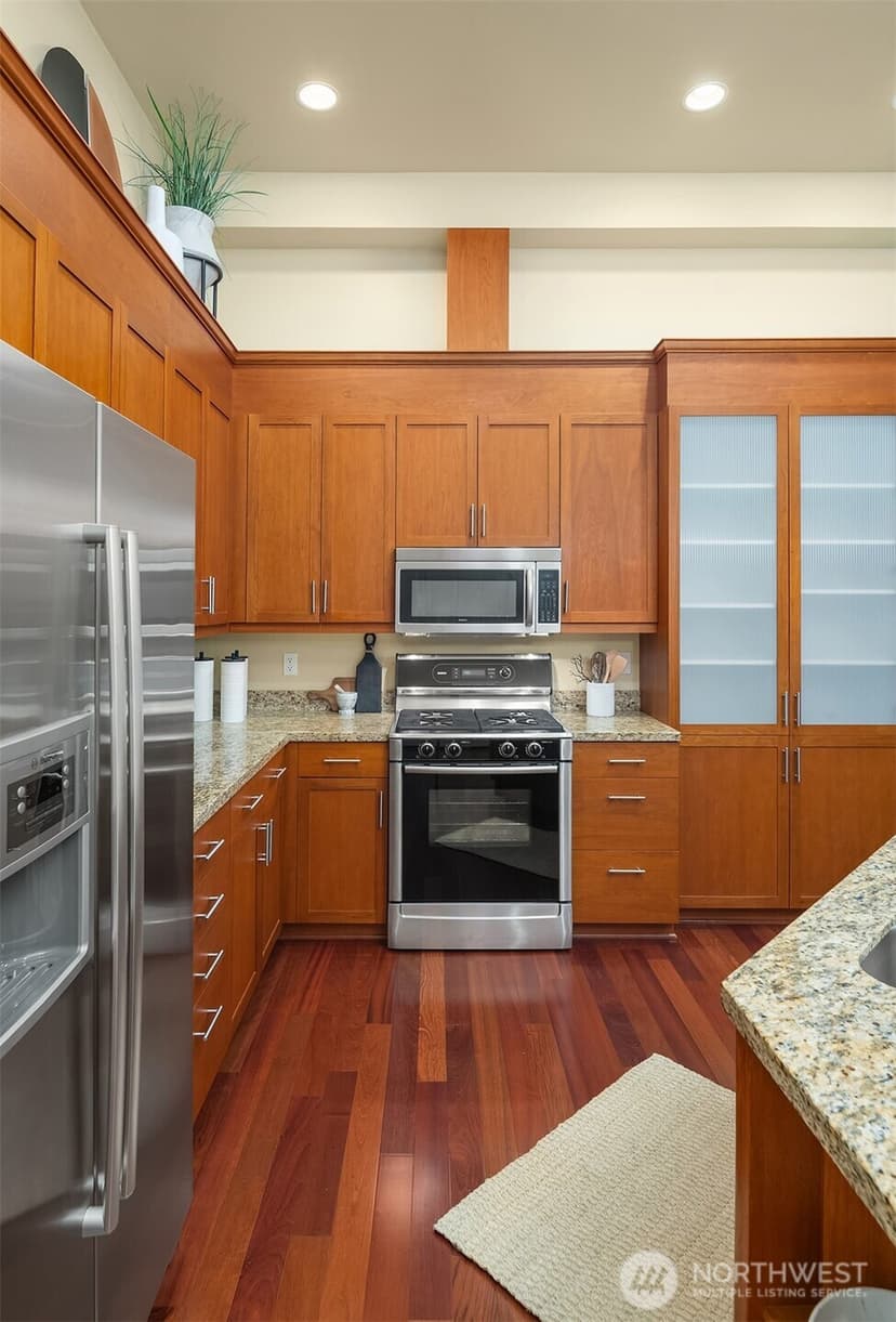 Property photo for 3150 W Government Way #105, Seattle photo 6