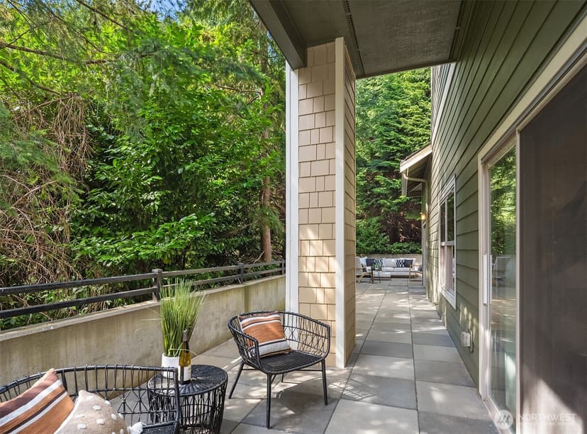 Property photo for 3150 W Government Way #105, Seattle photo 17