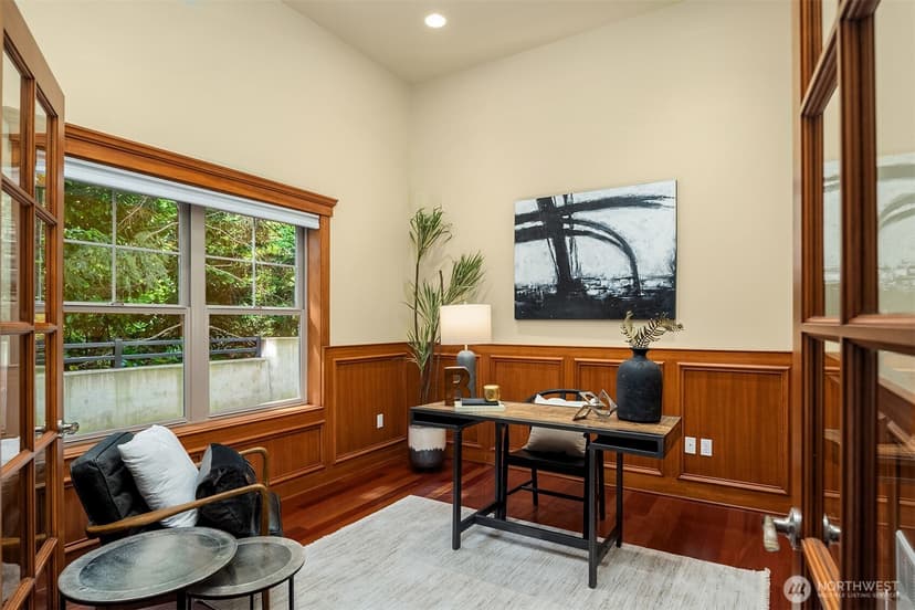 Property photo for 3150 W Government Way #105, Seattle photo 8