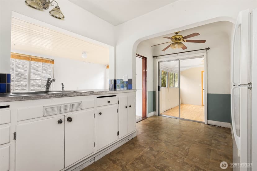 Property photo for 1024 S Director Street, Seattle photo 10