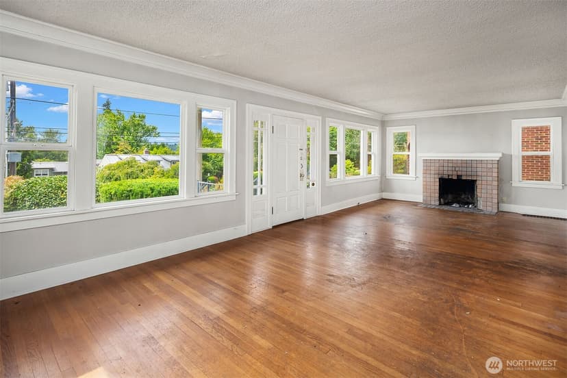 Property photo for 2518 30th Avenue S, Seattle photo 4