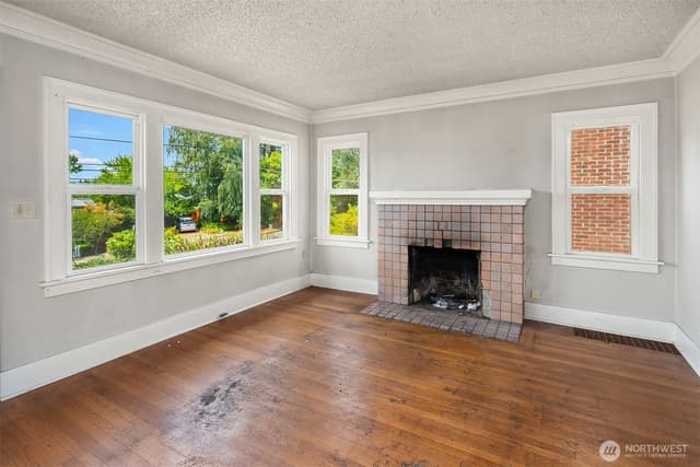 Property photo for 2518 30th Avenue S, Seattle photo 5