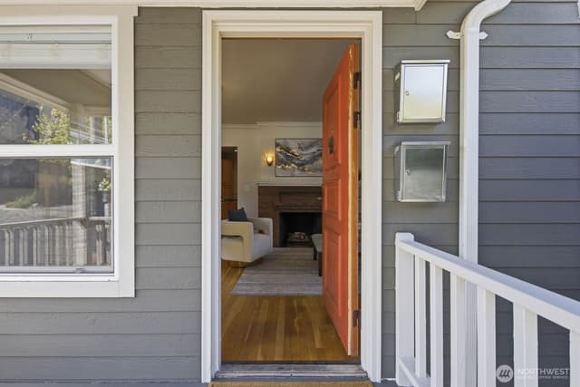 Property photo for 1709 N 35th Street, Seattle photo 3