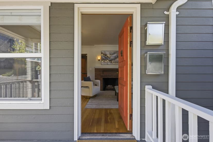 Property photo for 1709 N 35th Street, Seattle photo 3